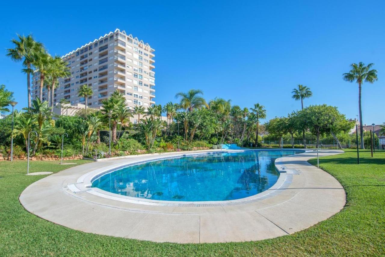 Beach And Pool Holidays At The Grand Coloso بينالماذينا المظهر الخارجي الصورة