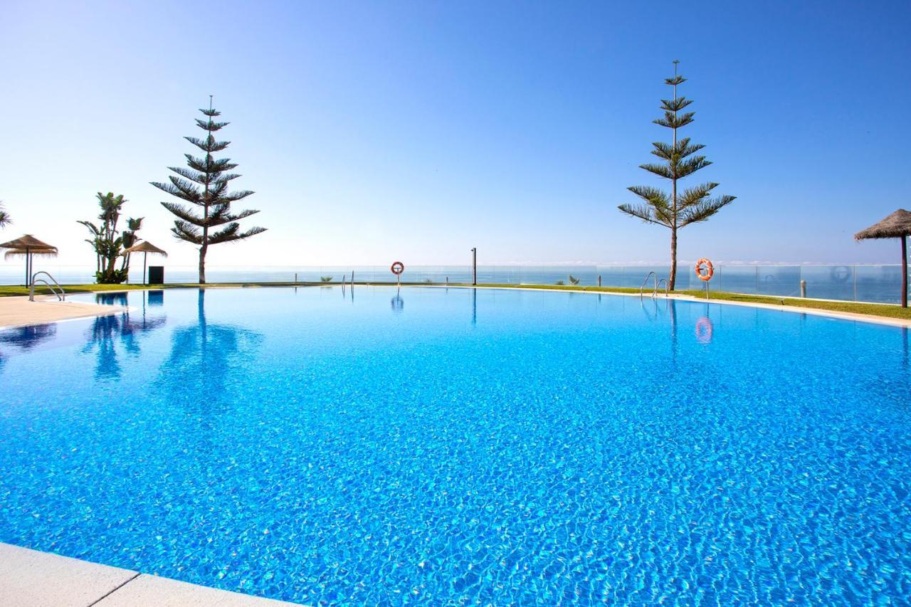 Beach And Pool Holidays At The Grand Coloso بينالماذينا المظهر الخارجي الصورة